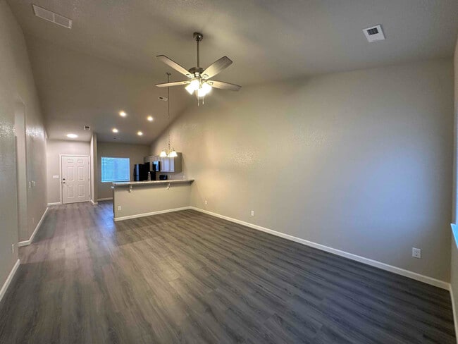 Photo - 684 E Hahns Peak Ave