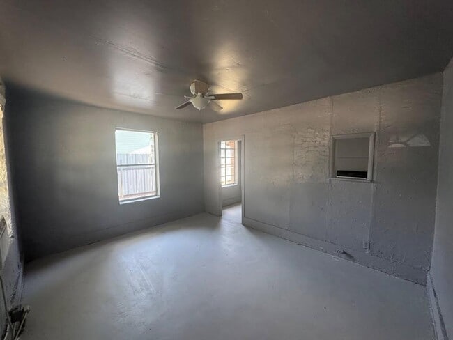 Photo - 2115 Princeton Ave