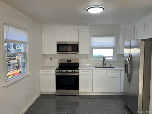 Building Photo - 58 S Stone Ave