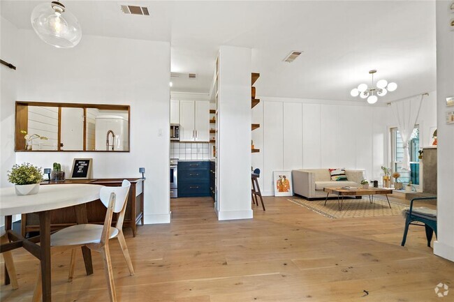 Building Photo - 5616 Preston Oaks Rd Rental