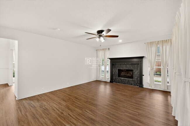 Photo - 4 bedroom Updated Rental home in Frisco ISD!