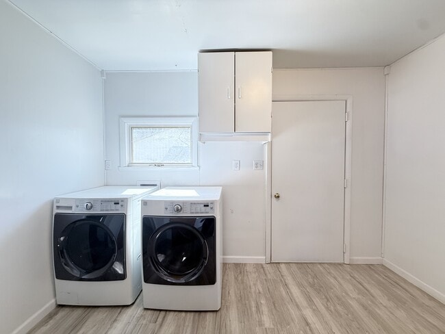 Photo - 272 River Rd