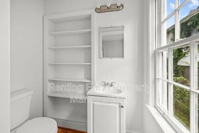 Photo - 905 7th St W
