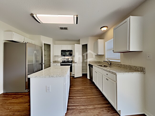 Photo - 2007 Elmhurst Ln