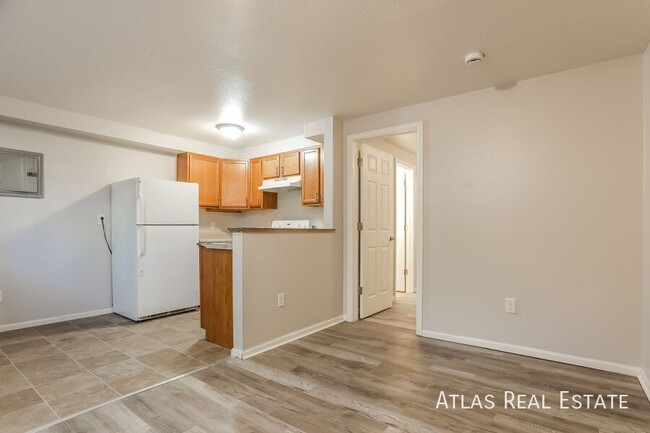 Fresh and Spacious 1 bed 1 bath in Denver!... - Fresh and Spacious 1 bed 1 bath in Denver!... Apartamento Unidad B