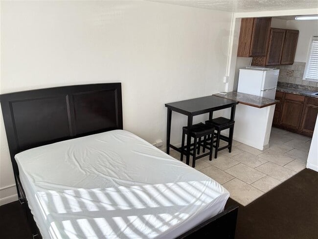 Photo - 1105 S State St