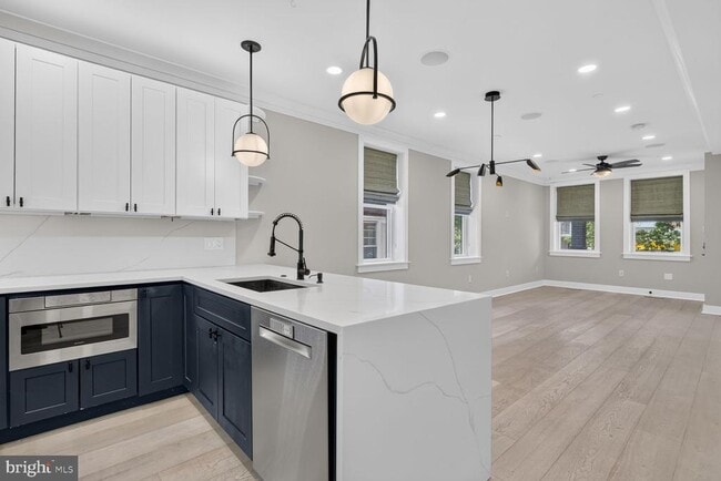 Photo - 724 Varnum St NW