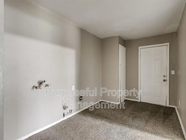 Photo - 6814 Lancer Ln