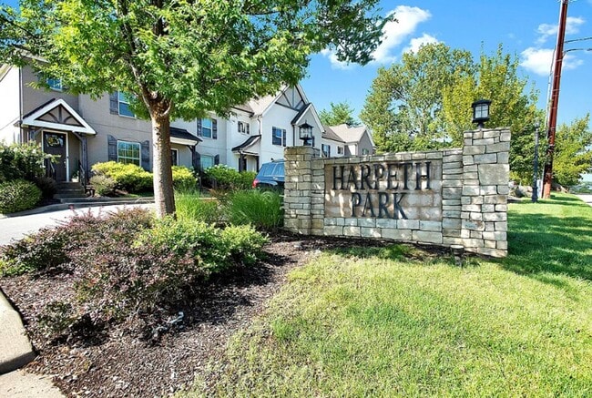 Photo - Three Master Suites - Super Location- Bell...