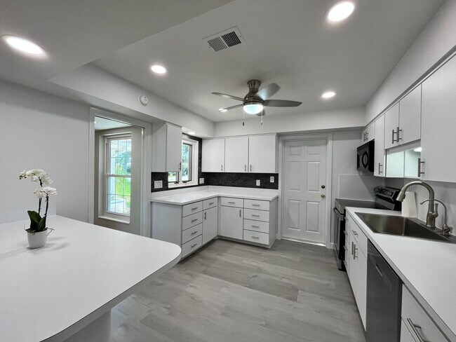 Photo - Beautiful beachside home!
