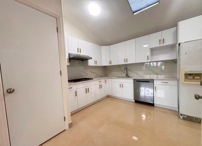 Photo - 3145 Parsons Blvd