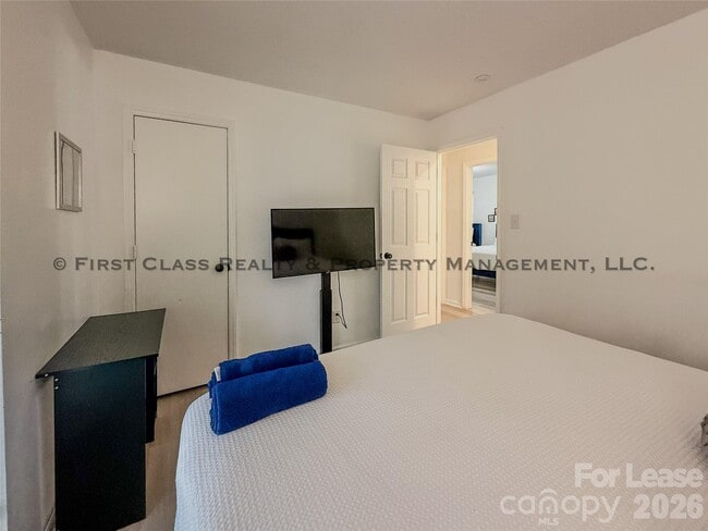 Photo - 5819 Woodrock Ct