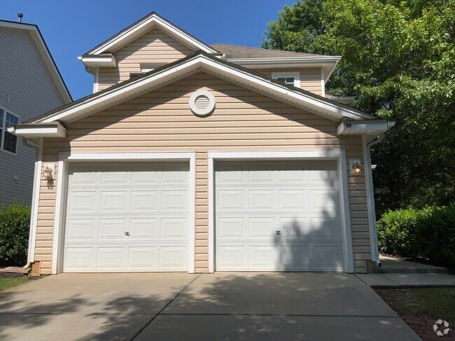 Building Photo - 100 Trayesan Dr Rental