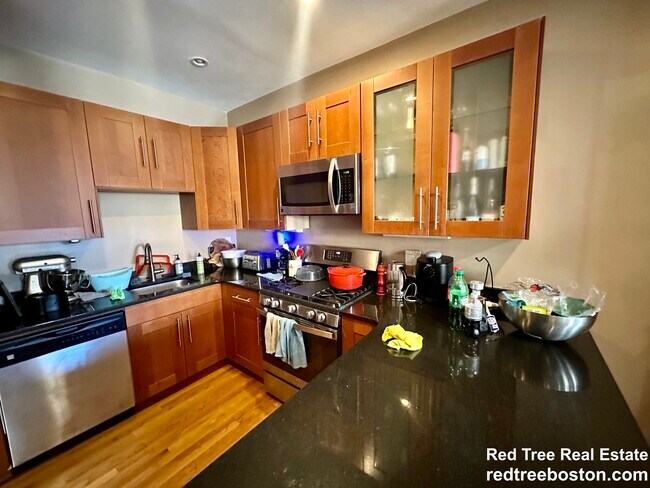 Photo - 8 Saint Lukes Rd Unit 1