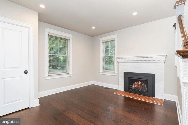 Photo - 5 Madison St