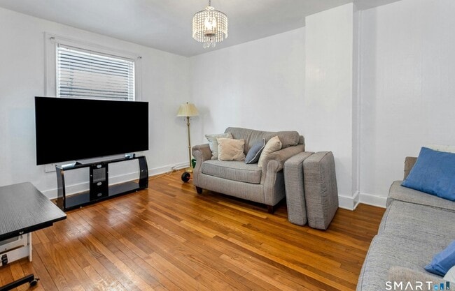 Photo - 18 Grandview Ave Unit 3