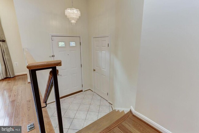 Building Photo - 7133 Swansong Wy