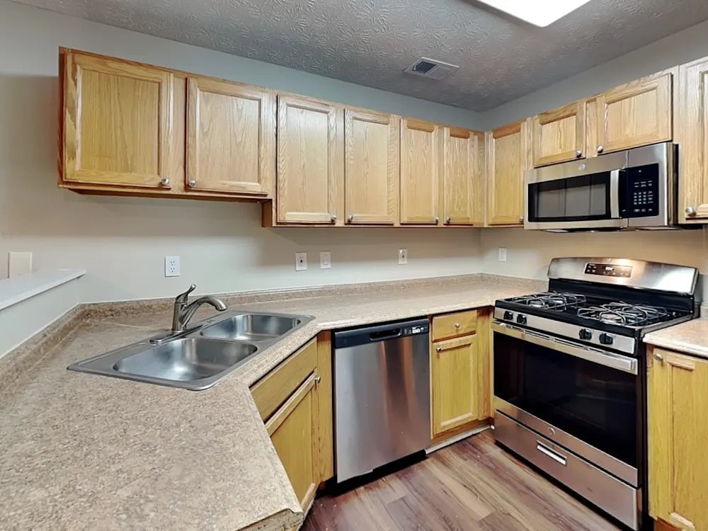 Photo - 740 Avening Ct