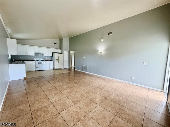 616 Santa Barbara Blvd N