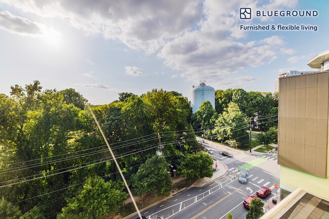 Photo - 11418 Rockville Pike Unidad FL5-ID946