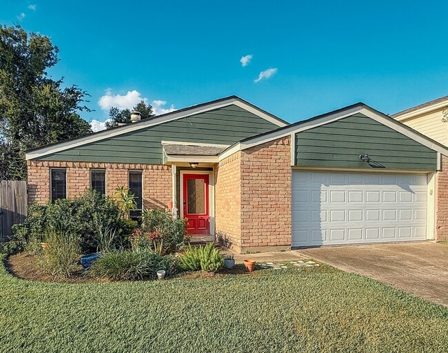 Photo - 3306 Hunterwood Dr