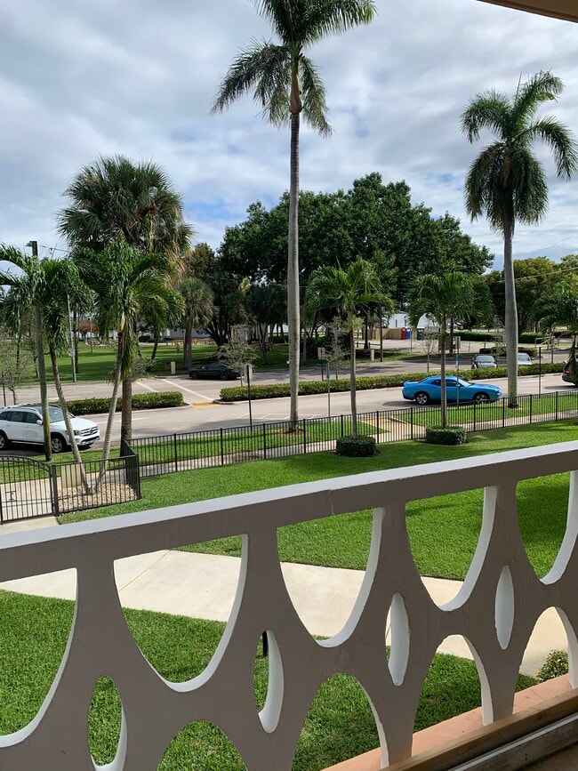 Photo - 15 S Golfview Rd Unit 201