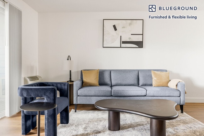 Photo - 600 Park View Dr Unidad FL2-ID1977