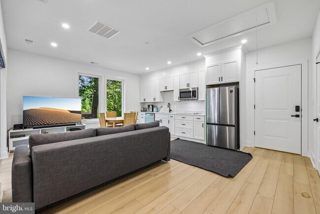 Photo - 4315 Pinetree Rd