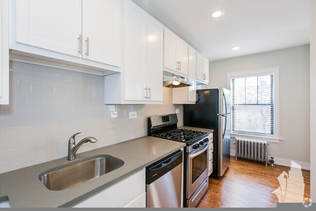 Building Photo - 1940 W Wilson Ave Unit 1948-1S Rental