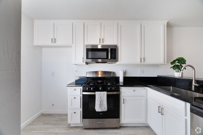 Photo - G Street Apartments