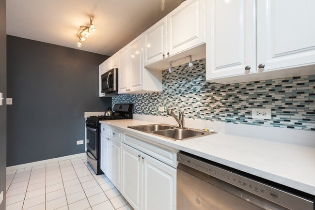 Photo - 435 W Oakdale Ave Unit 3a