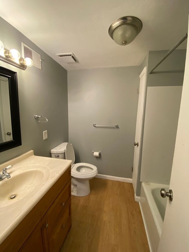 Photo - 2637 S 18th St Unit Apt 1
