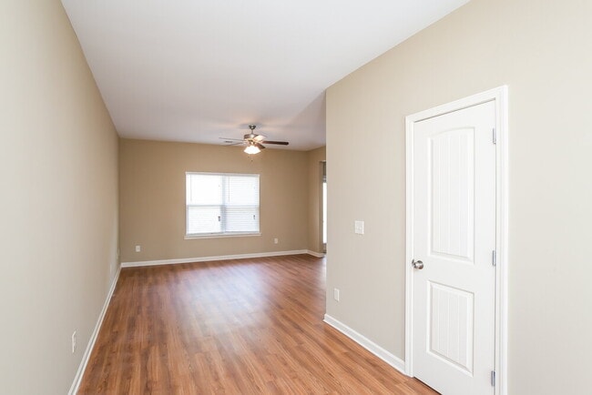 Photo - 124 Hill Crest Cir