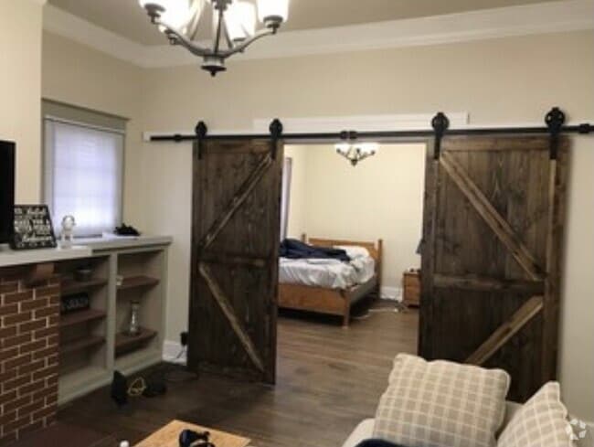 Building Photo - 1609 Ohio St Rental