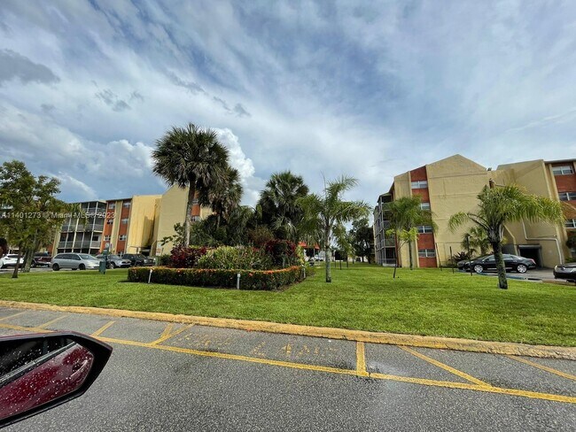 Photo - 3710 NW 21st St Unit 211
