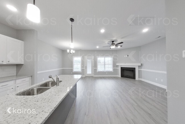 Photo - 3712 Oak Leaf Wy