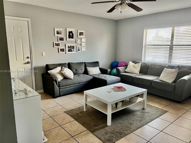 Photo - 2521 Pierce St Apartment Unit 6