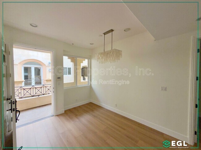 16123 W Sunset Blvd Unit 304