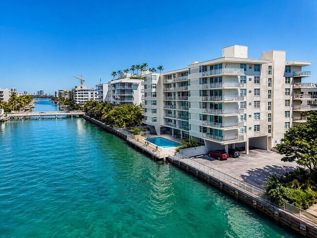 Photo - 9500 W Bay Harbor Dr Unit 2G