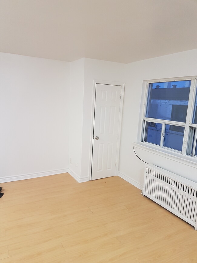 Building Photo - Beautiful studio available for rent Unit 7