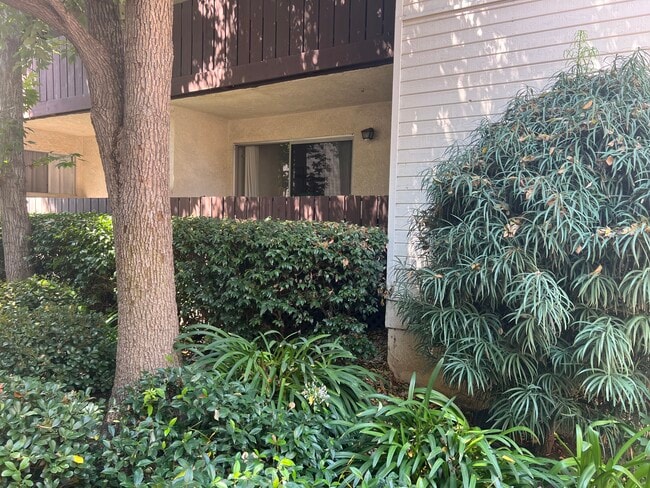 Photo - 15070 Victory Blvd Unit 103