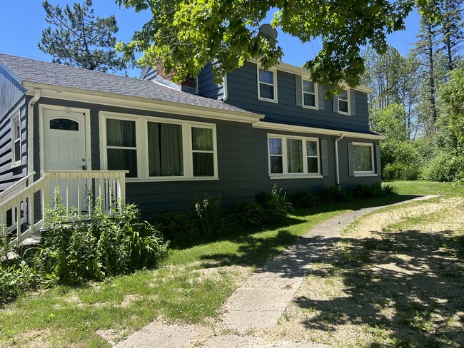 Photo - 2137 W Mequon Rd House