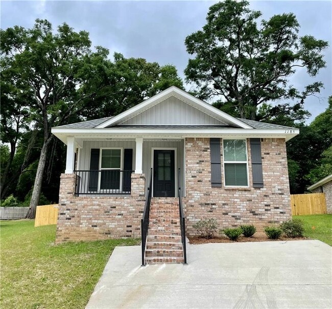 Building Photo - 1185 Forest Glen Dr W Rental