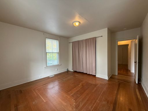 Photo - 3-Bedroom House with Laundry and SunRoom Close to University of Washington
