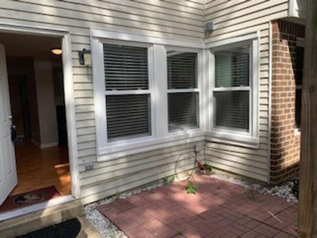 Building Photo - Pembrook Condo in Alexandria