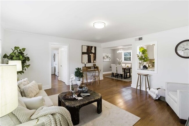 Photo - 3660 Peachtree Rd NE Unit 3H