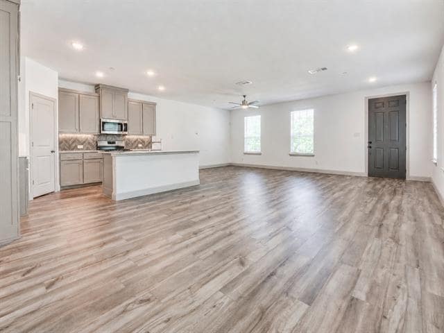 Photo - 8913 Swallowtail St