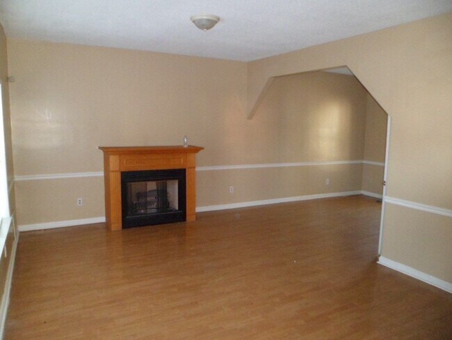 Photo - 2225 Pratt St