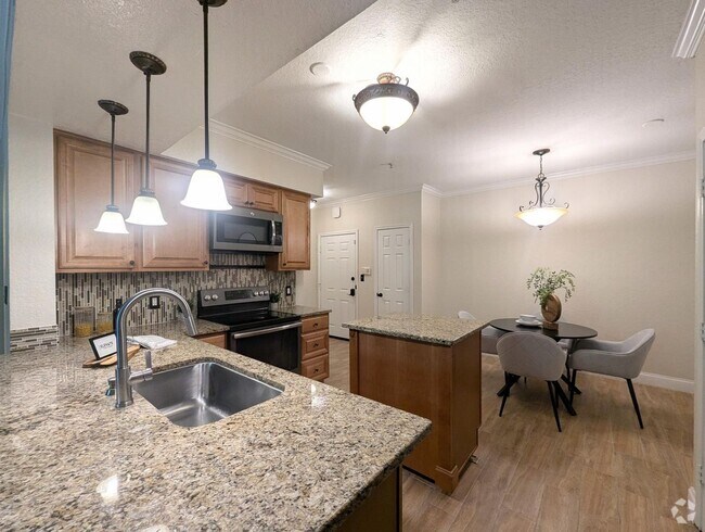Building Photo - Gorgeous!! Must see 2x2 fully renovated co... Rental