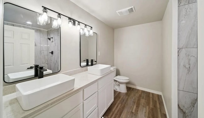 Photo - 610 W Fairview St